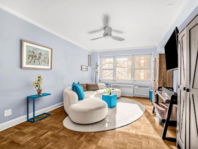 Apartment for sale in Arverne, New York