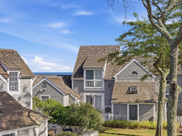 Apartment for sale in Mashpee, Massachusetts