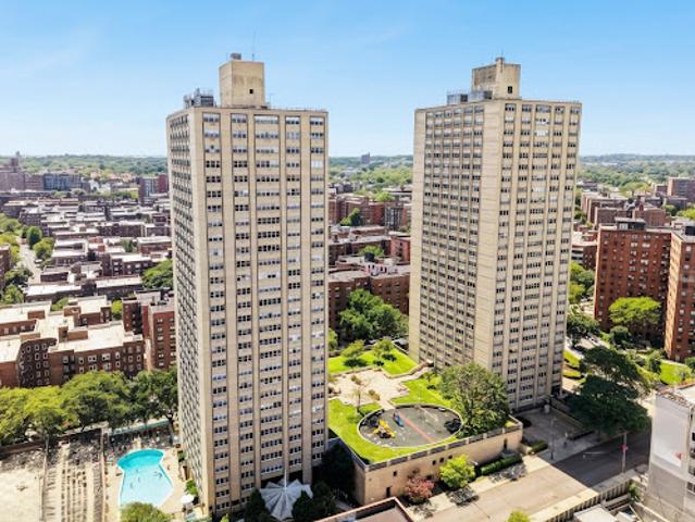 Apartment for sale in Queens, Arverne