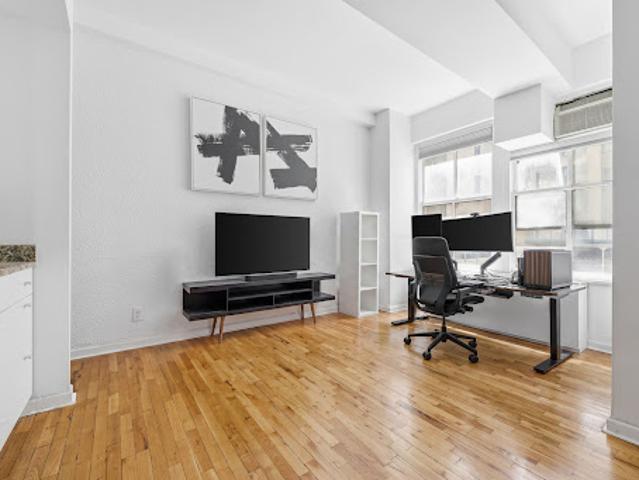 Apartment for sale in Arverne, New York