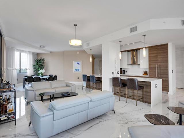 Apartment for sale in Coral Gables, Florida