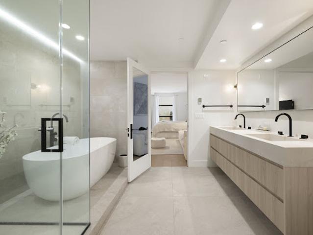 Apartment for sale in Canoga Park, California