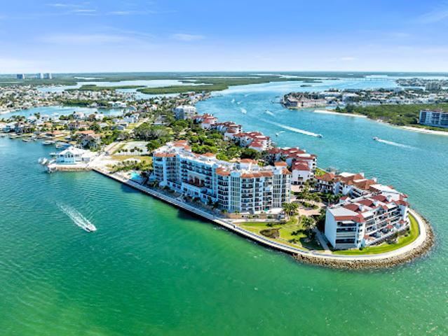 Apartment for sale in Naples, Florida