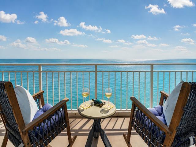 Apartment for sale in Jensen Beach, Florida