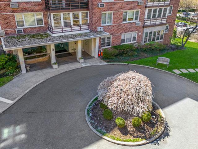 Apartment for sale in Mamaroneck, New York