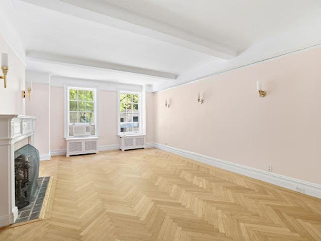 Apartment for sale in Arverne, New York