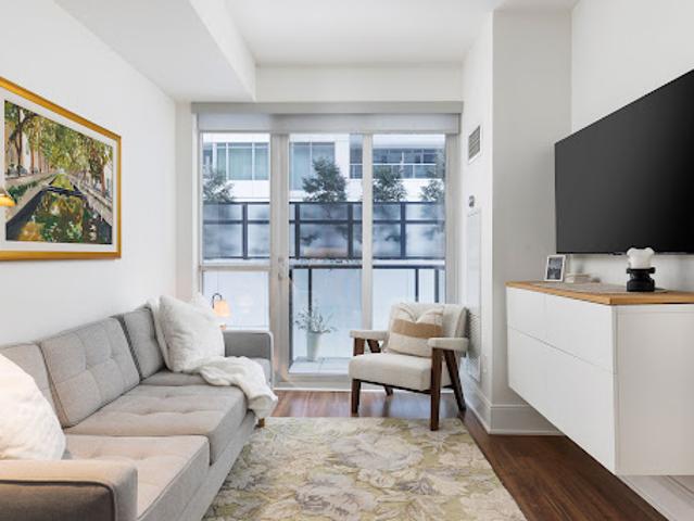 Apartment for sale in Woburn, Ontario