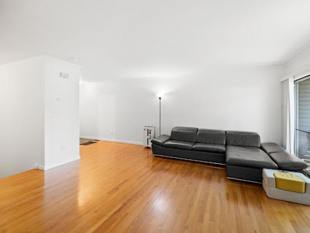 Apartment for sale in Palisades Park