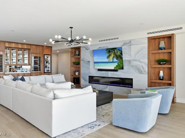 Apartment for sale in Naples, Florida