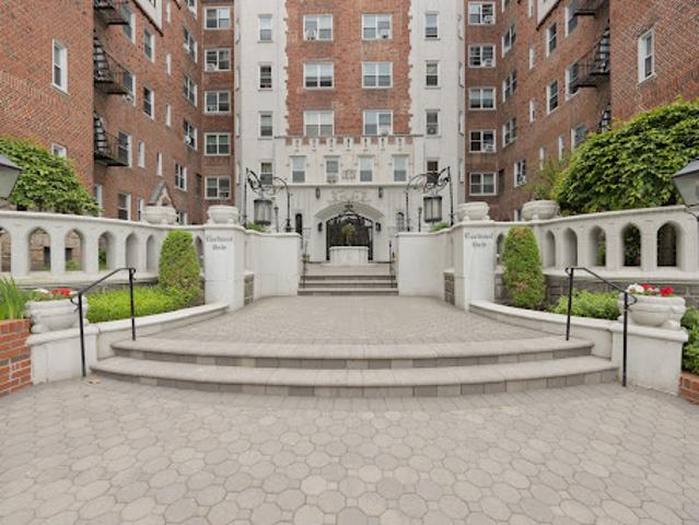 Apartment for sale in Mount Vernon, New York