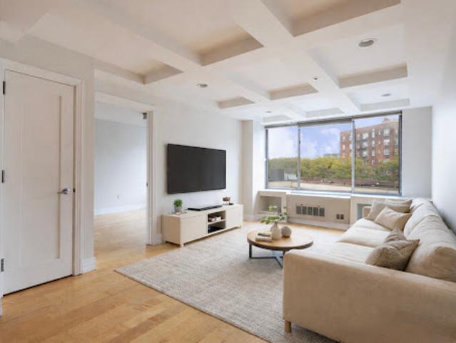 Apartment for sale in Queens, Arverne