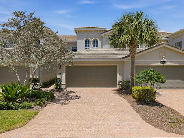 Apartment for sale in Naples, Florida