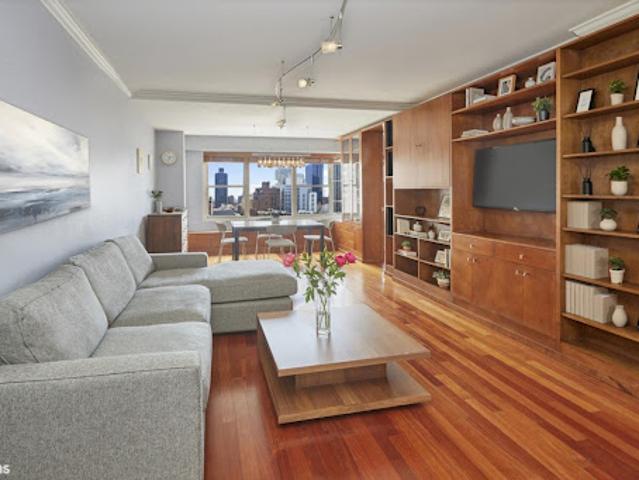 Apartment for sale in Arverne, New York