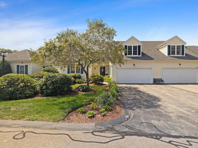 Apartment for sale in Sutton, Massachusetts