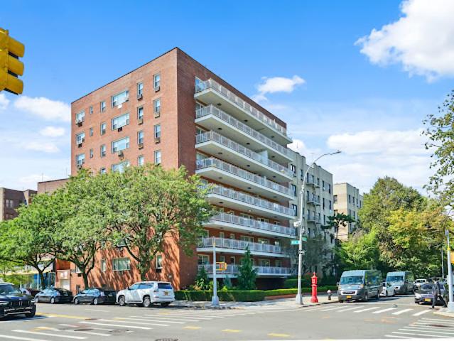 Apartment for sale in Arverne, New York