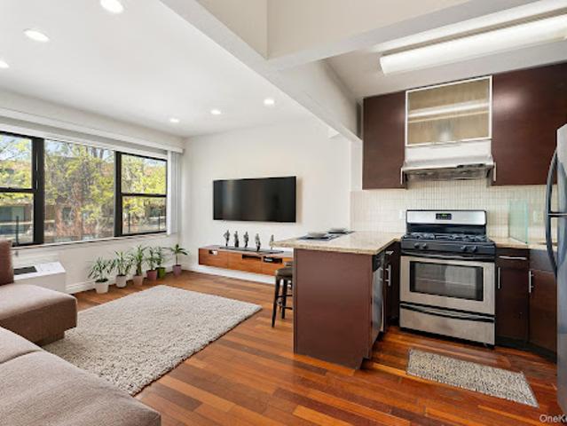 Apartment for sale in Queens, Arverne