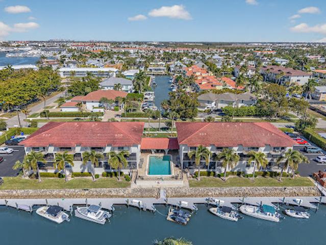Apartment for sale in Naples, Florida