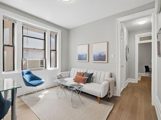 Apartment for sale in New York, Arverne