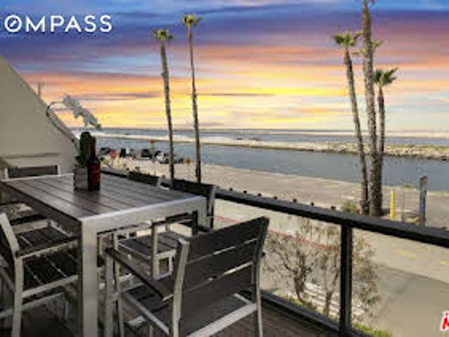 Apartment for sale in Playa Del Rey