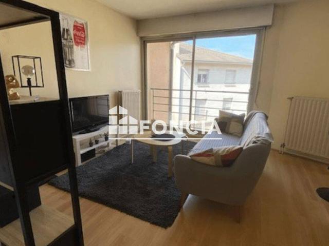 Studio location à Quartier du Hédas, Pau