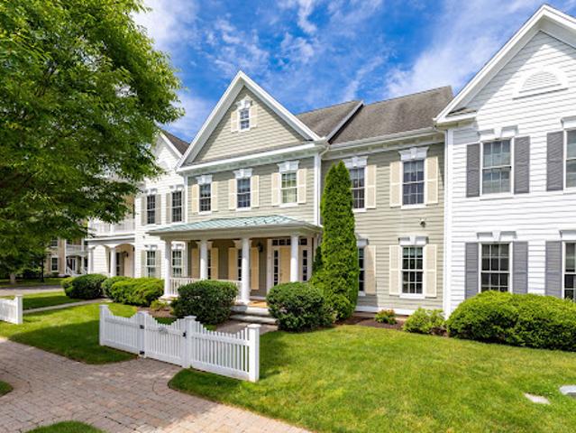 Apartment for sale in Simsbury, Connecticut