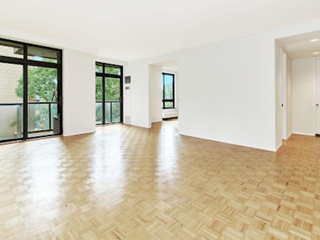 Apartment for sale in Arverne, New York
