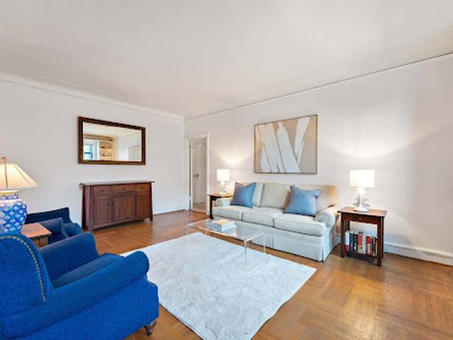 Apartment for sale in Larchmont