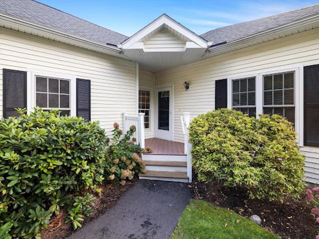Apartment for sale in Southborough, Massachusetts