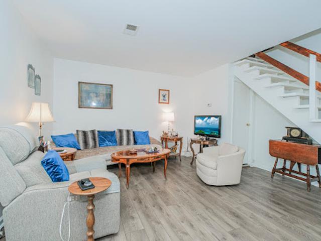 Apartment for sale in Arverne, New York