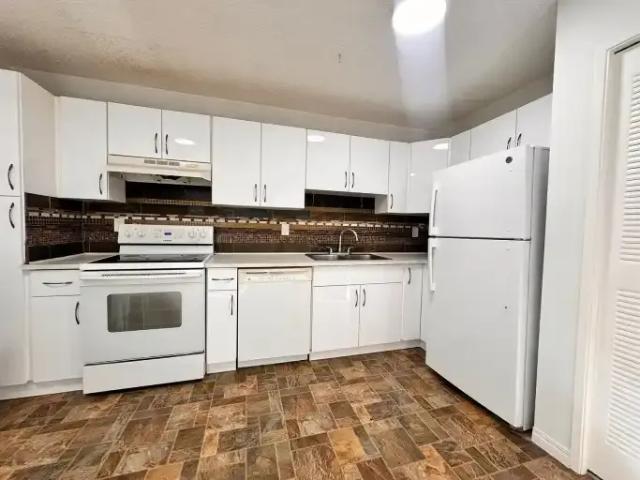Apartment for rent in Wedgewood, Alberta