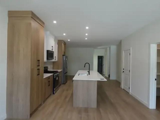 Apartment for rent in Wedgewood, Alberta