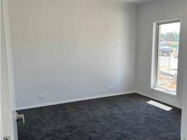 Apartment for rent in Leneva, Victoria