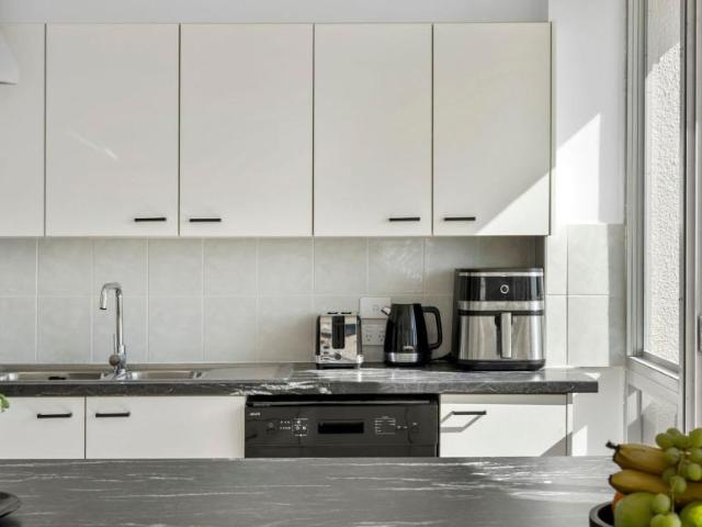 Apartment for sale in Surfers Paradise, Gold Coast City