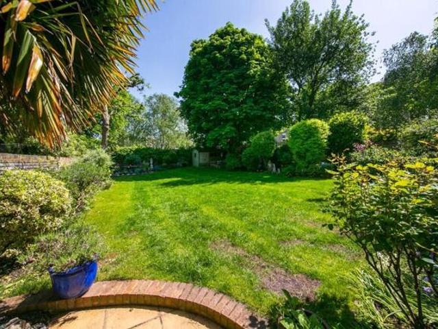Apartment for sale in Richmond, North Sheen