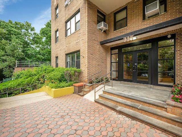 Apartment for sale in The Bronx, Arverne