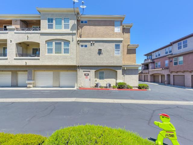 Apartment for sale in Folsom