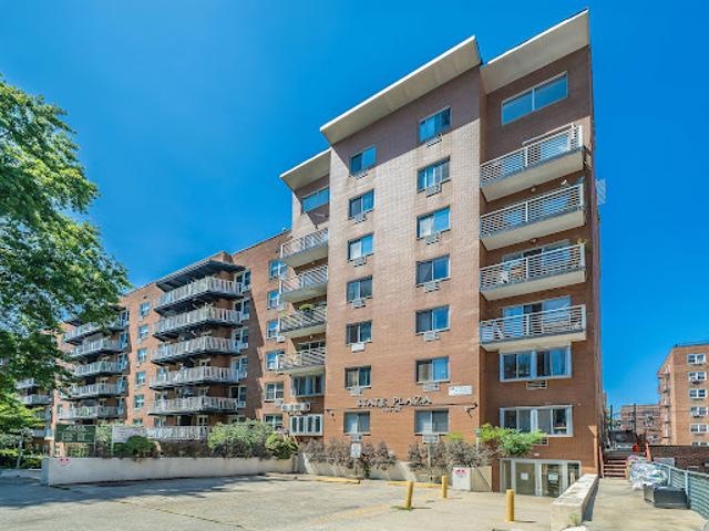 Apartment for sale in Queens, Arverne