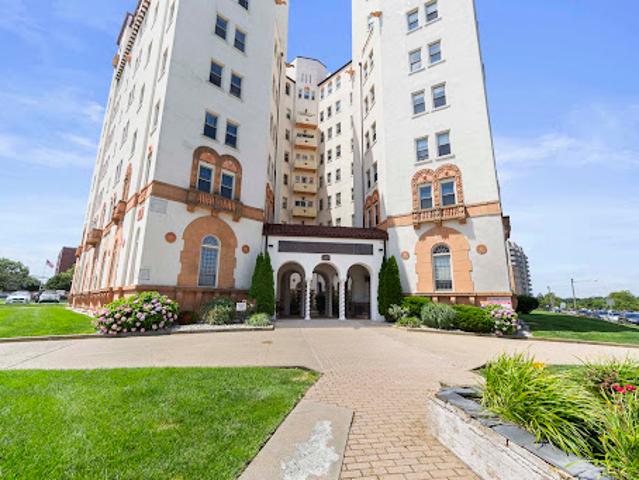 Apartment for sale in Monmouth, New Jersey