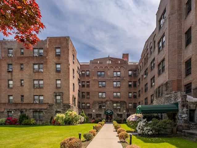 Apartment for sale in Pelham, New York