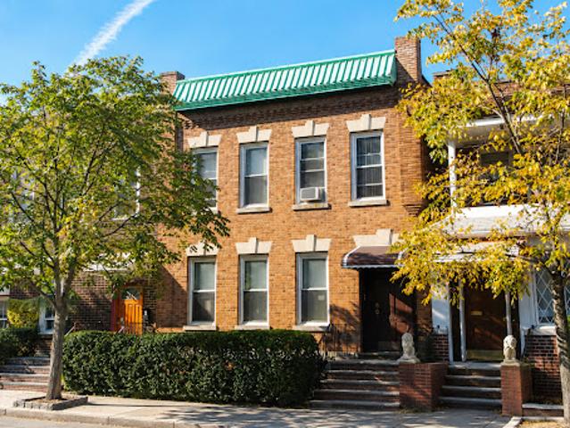 Apartment for sale in Arverne, New York