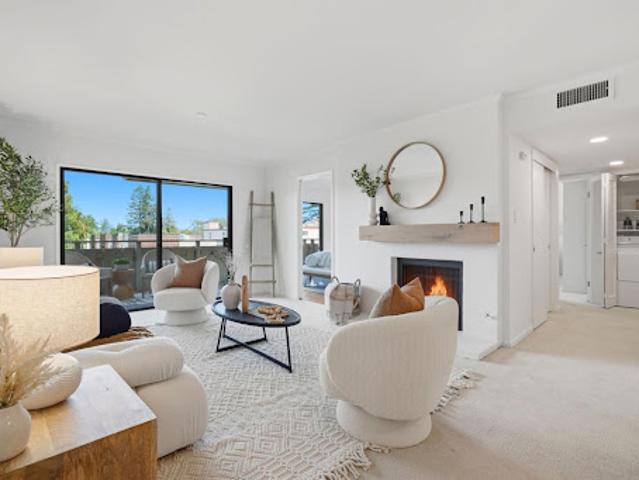 Apartment for sale in Los Altos, California