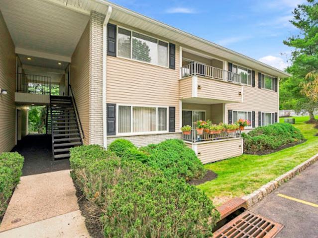 Apartment for sale in Cedar Grove, New Jersey