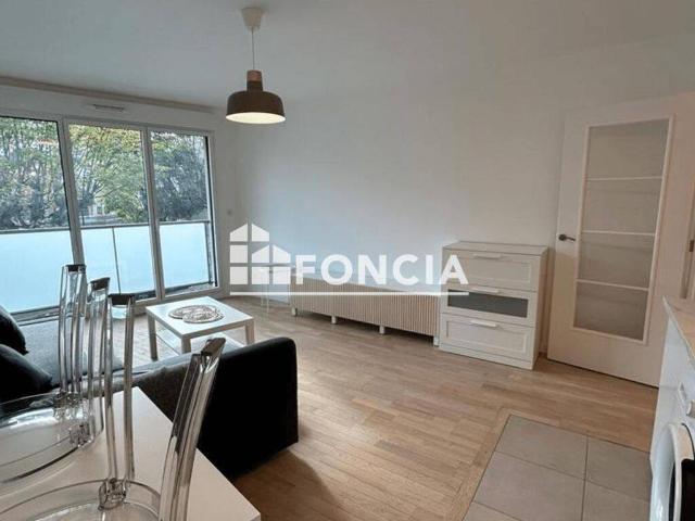 Studio location à Quartier Centre-Ville / Corentin Celton / Les Varennes, Issy-les-Moulineaux