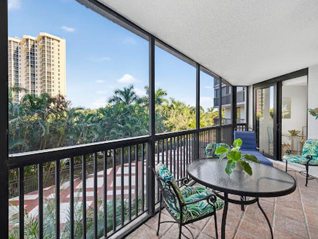 Apartment for sale in Naples, Florida