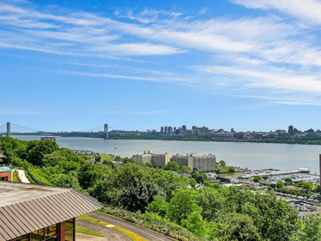Apartment for sale in Cliffside Park, New Jersey