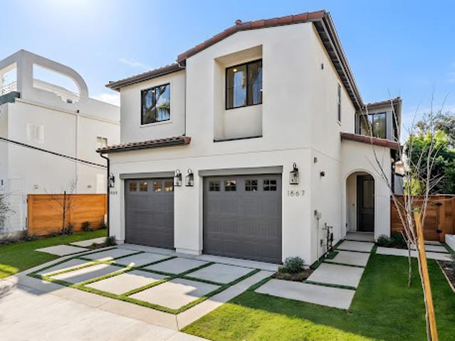 Apartment for sale in Canoga Park, California