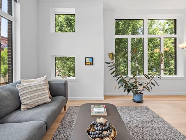 Apartment for sale in Portland