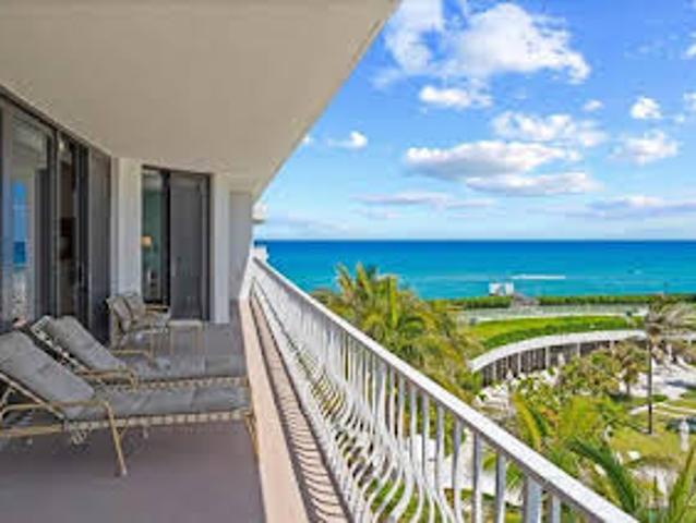 Apartment for sale in Palm Beach