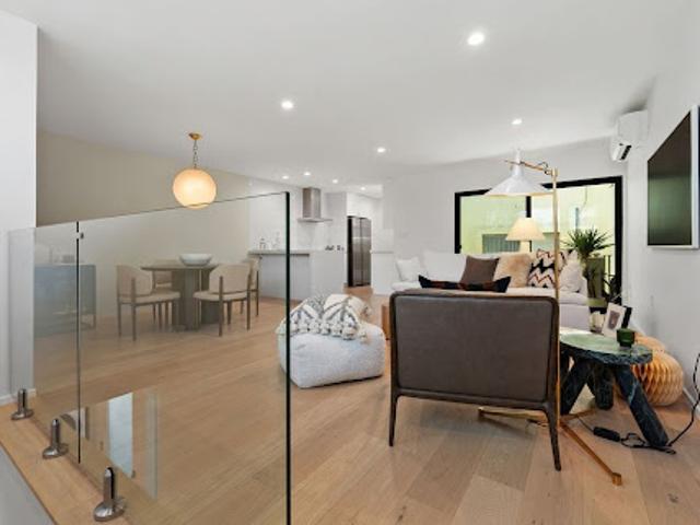 Apartment for sale in Santa Monica, California