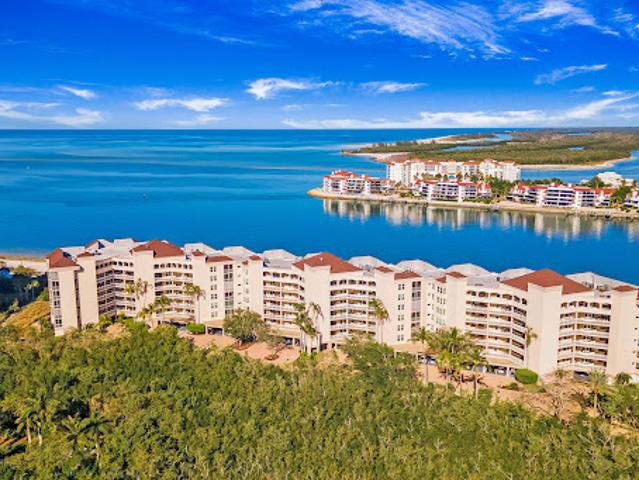 Apartment for sale in Marco Island